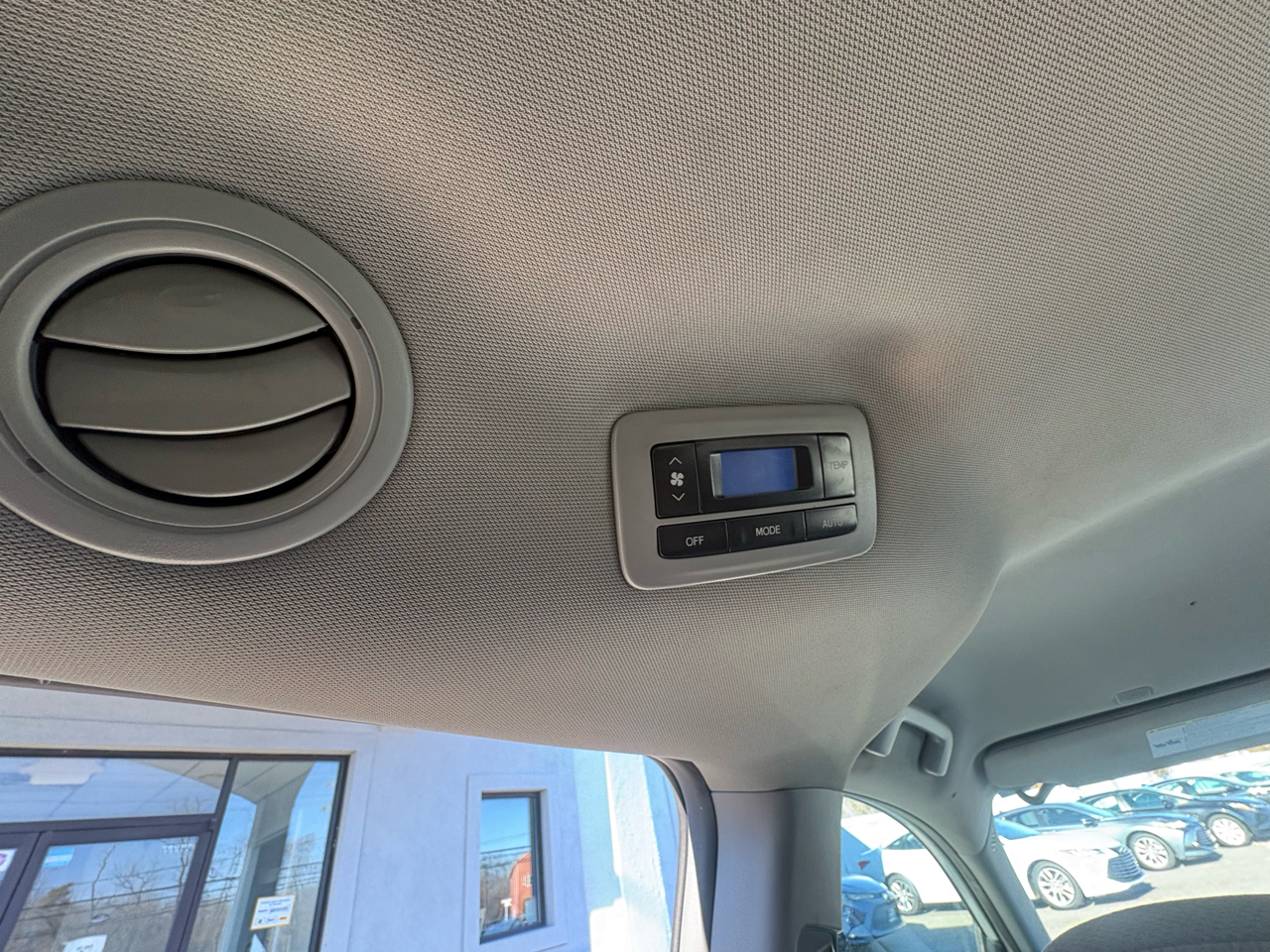 Toyota Sienna LE FWD 8-Passenger (Natl) 2019