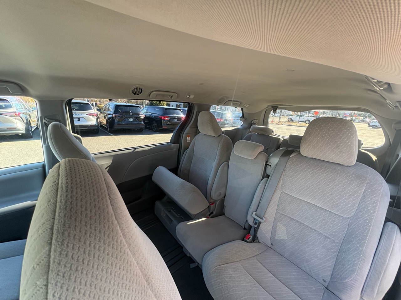 Toyota Sienna LE FWD 8-Passenger (Natl) 2019
