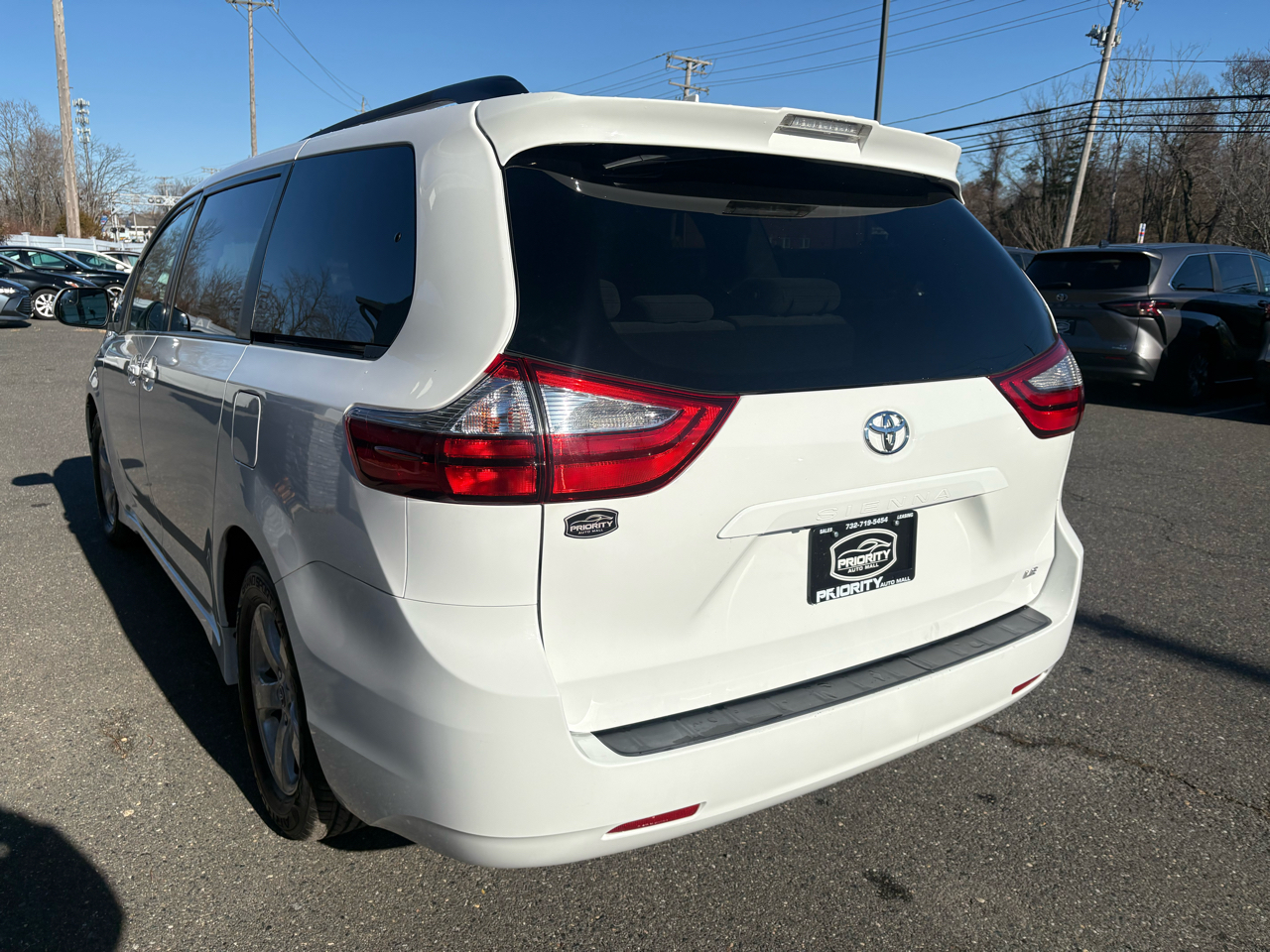 Toyota Sienna LE FWD 8-Passenger (Natl) 2019
