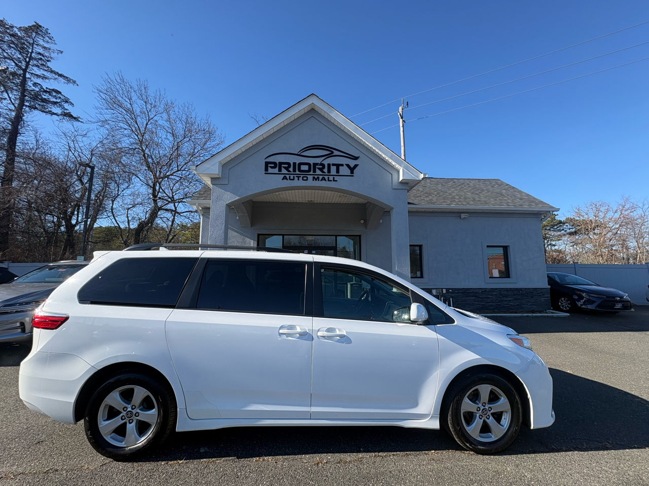 Toyota Sienna LE FWD 8-Passenger (Natl) 2019