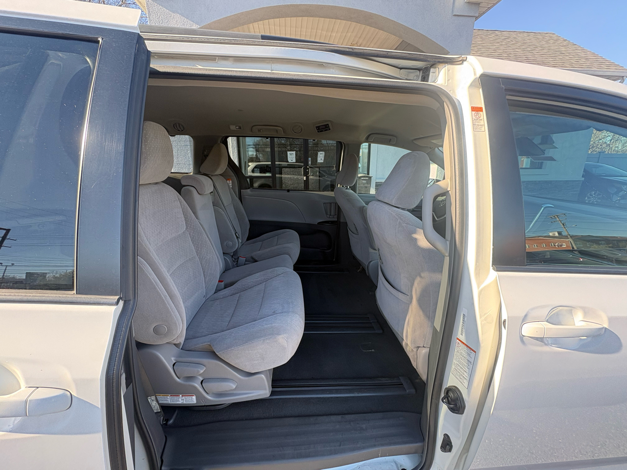 Toyota Sienna LE FWD 8-Passenger (Natl) 2019