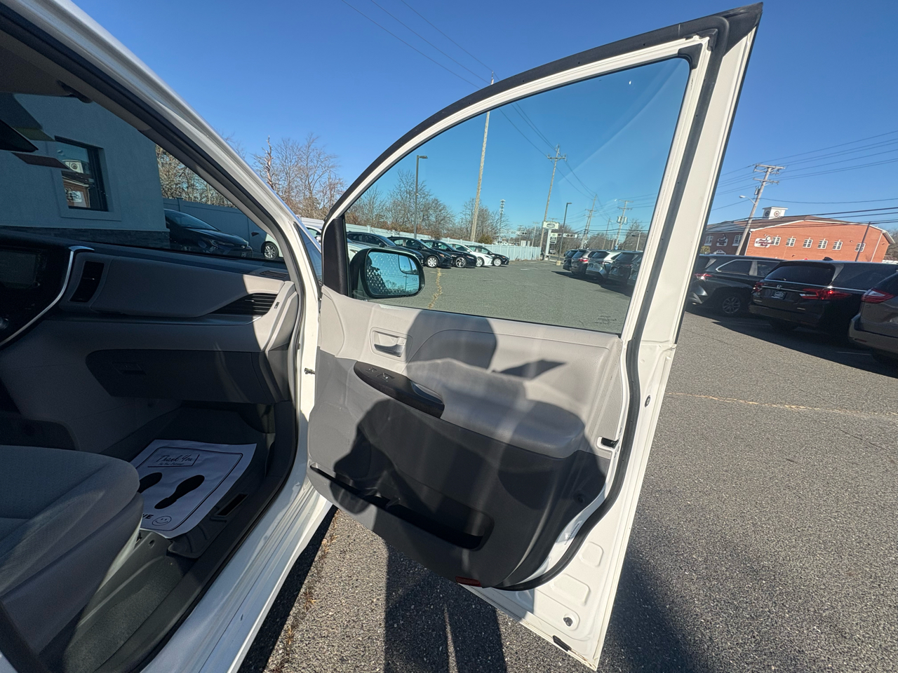 Toyota Sienna LE FWD 8-Passenger (Natl) 2019