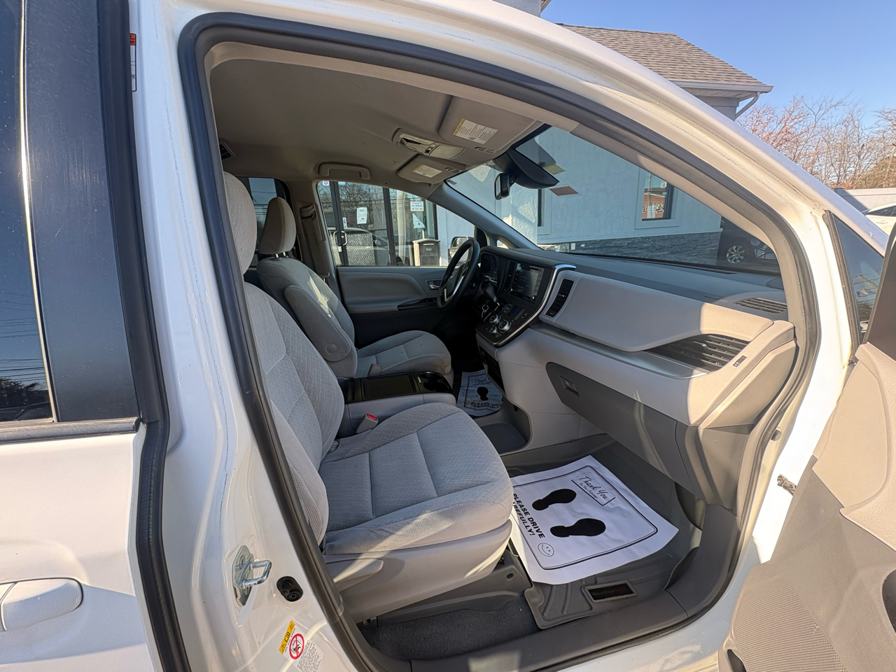 Toyota Sienna LE FWD 8-Passenger (Natl) 2019