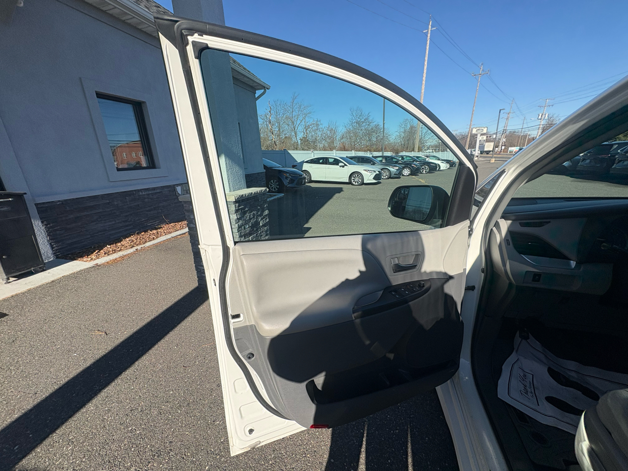 Toyota Sienna LE FWD 8-Passenger (Natl) 2019