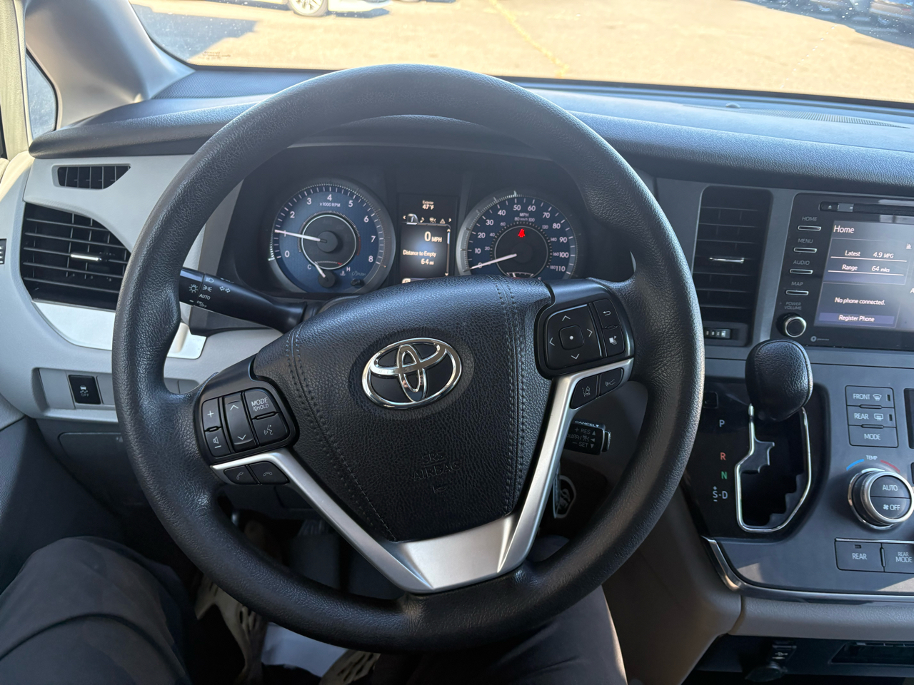 Toyota Sienna LE FWD 8-Passenger (Natl) 2019