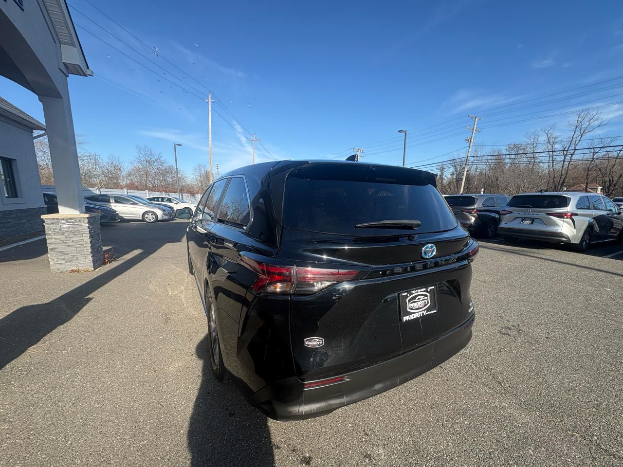 Toyota Sienna LE FWD 8-Passenger (Natl) 2024