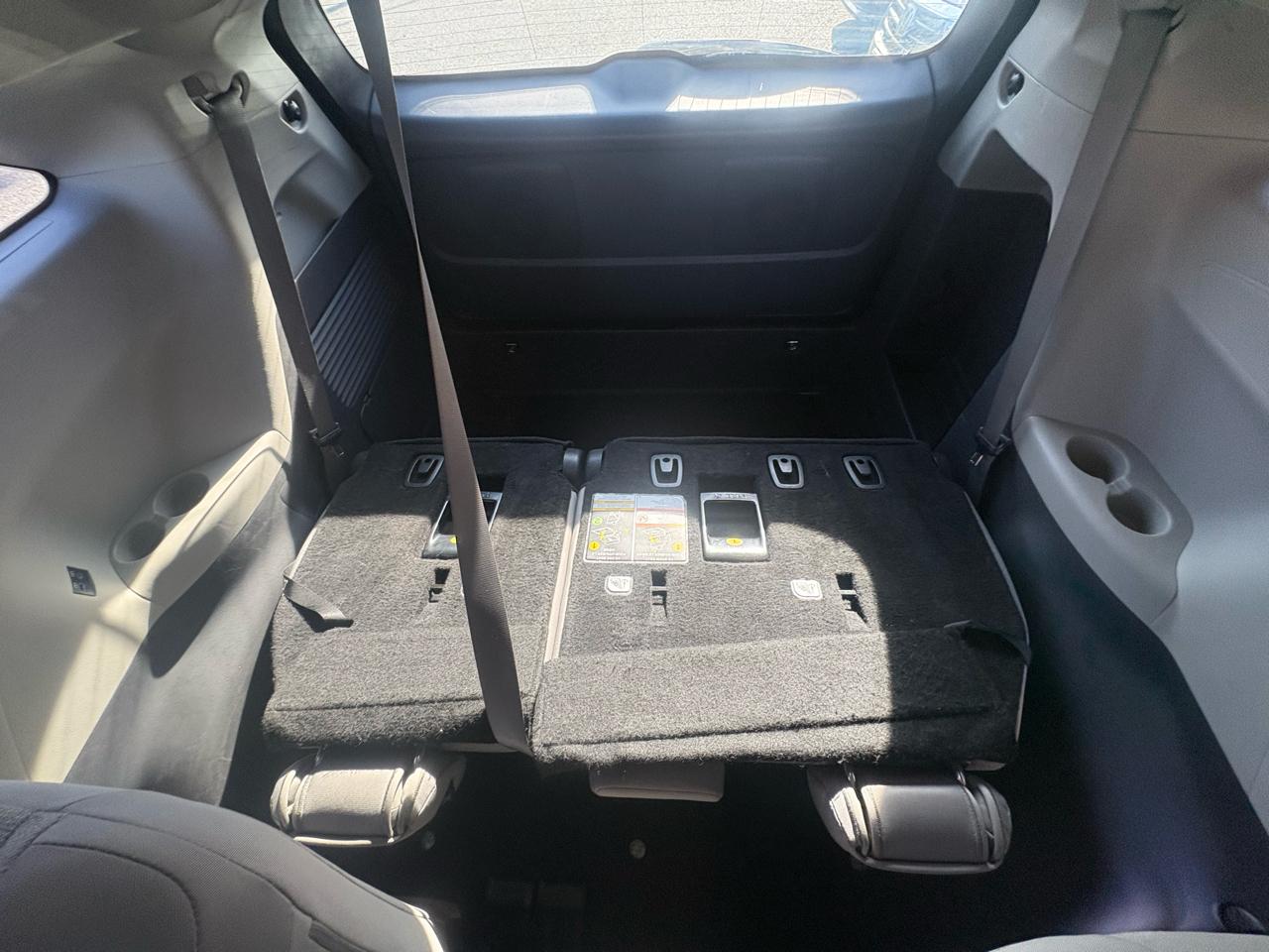 Toyota Sienna LE FWD 8-Passenger (Natl) 2024