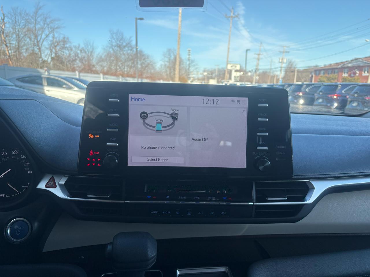 Toyota Sienna LE FWD 8-Passenger (Natl) 2024