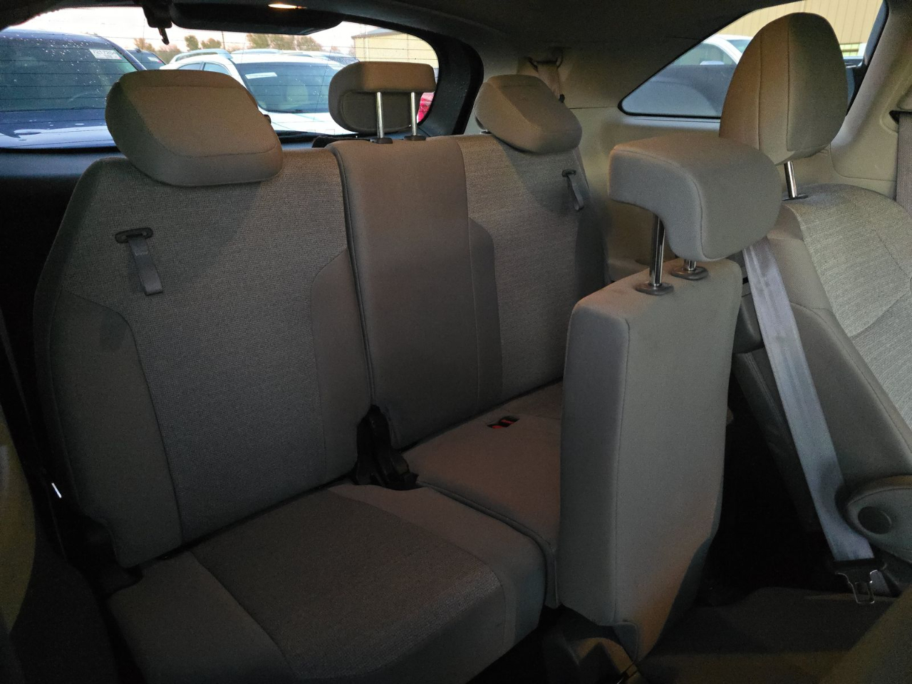 Toyota Sienna LE FWD 8-Passenger (Natl) 2024