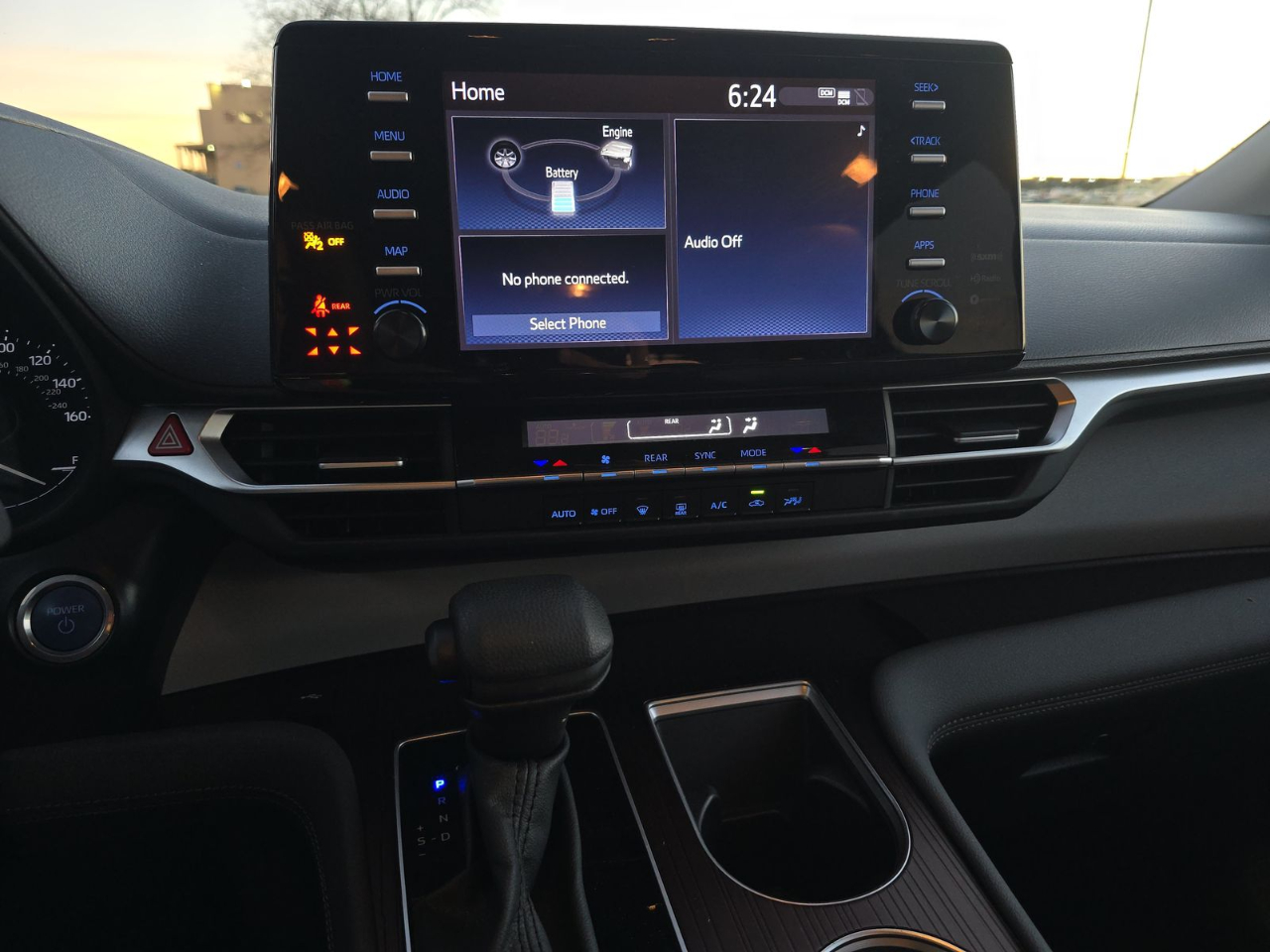 Toyota Sienna LE FWD 8-Passenger (Natl) 2024