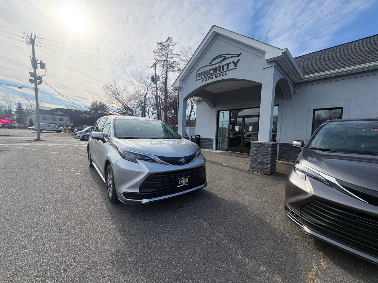 Toyota Sienna LE FWD 8-Passenger (Natl) 2024