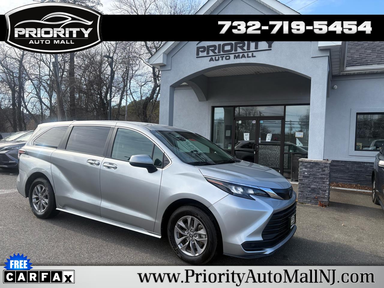 Toyota Sienna LE FWD 8-Passenger (Natl) 2024