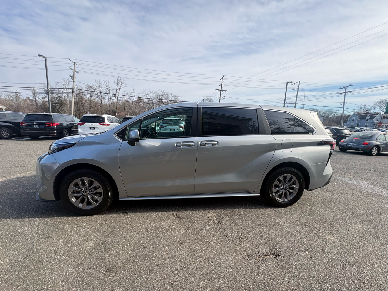 Toyota Sienna LE FWD 8-Passenger (Natl) 2024