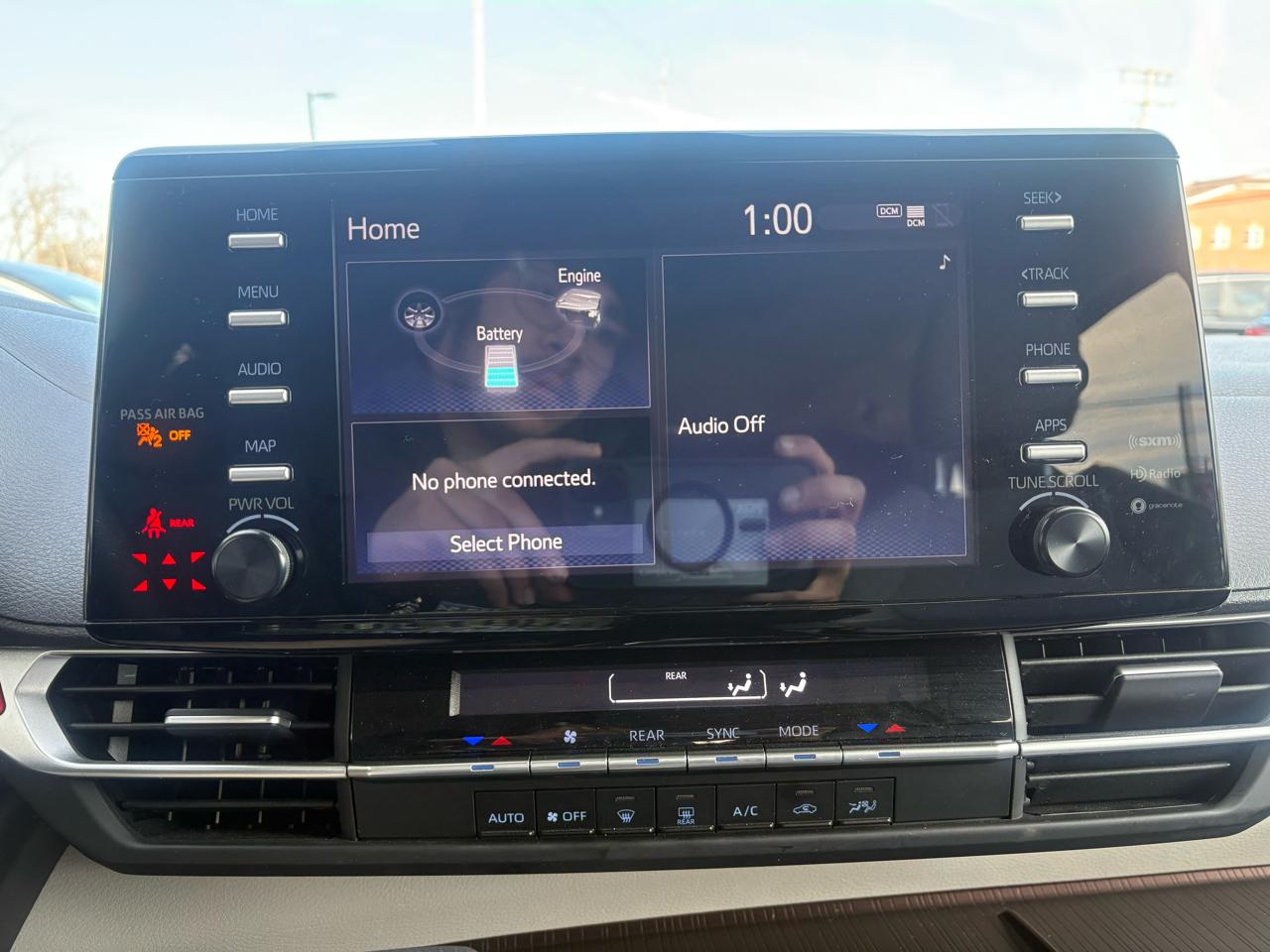 Toyota Sienna LE FWD 8-Passenger (Natl) 2024