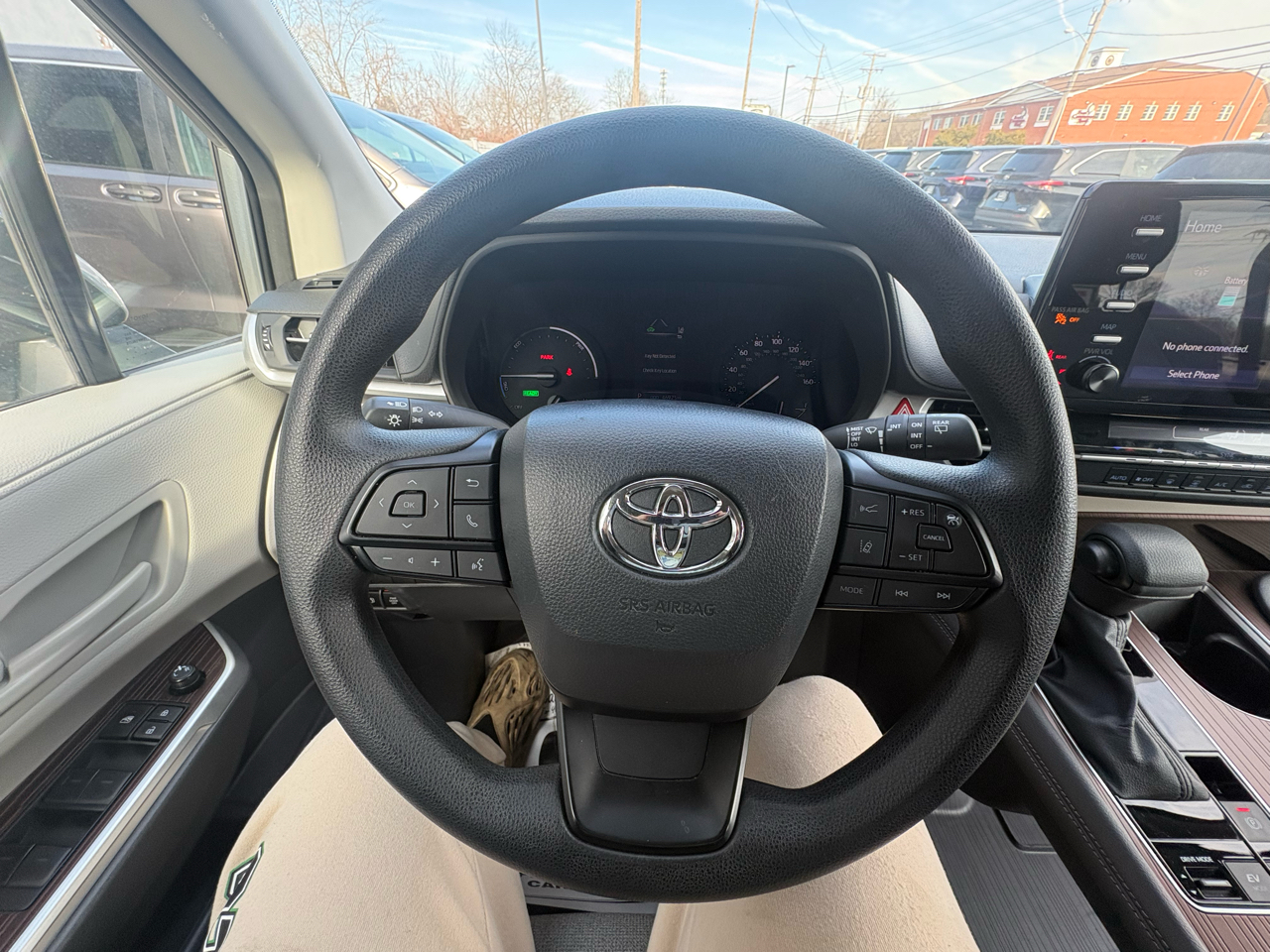 Toyota Sienna LE FWD 8-Passenger (Natl) 2024