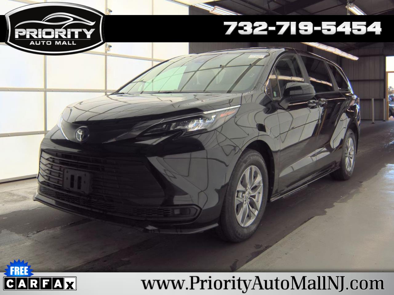 Toyota Sienna LE FWD 8-Passenger (Natl) 2024