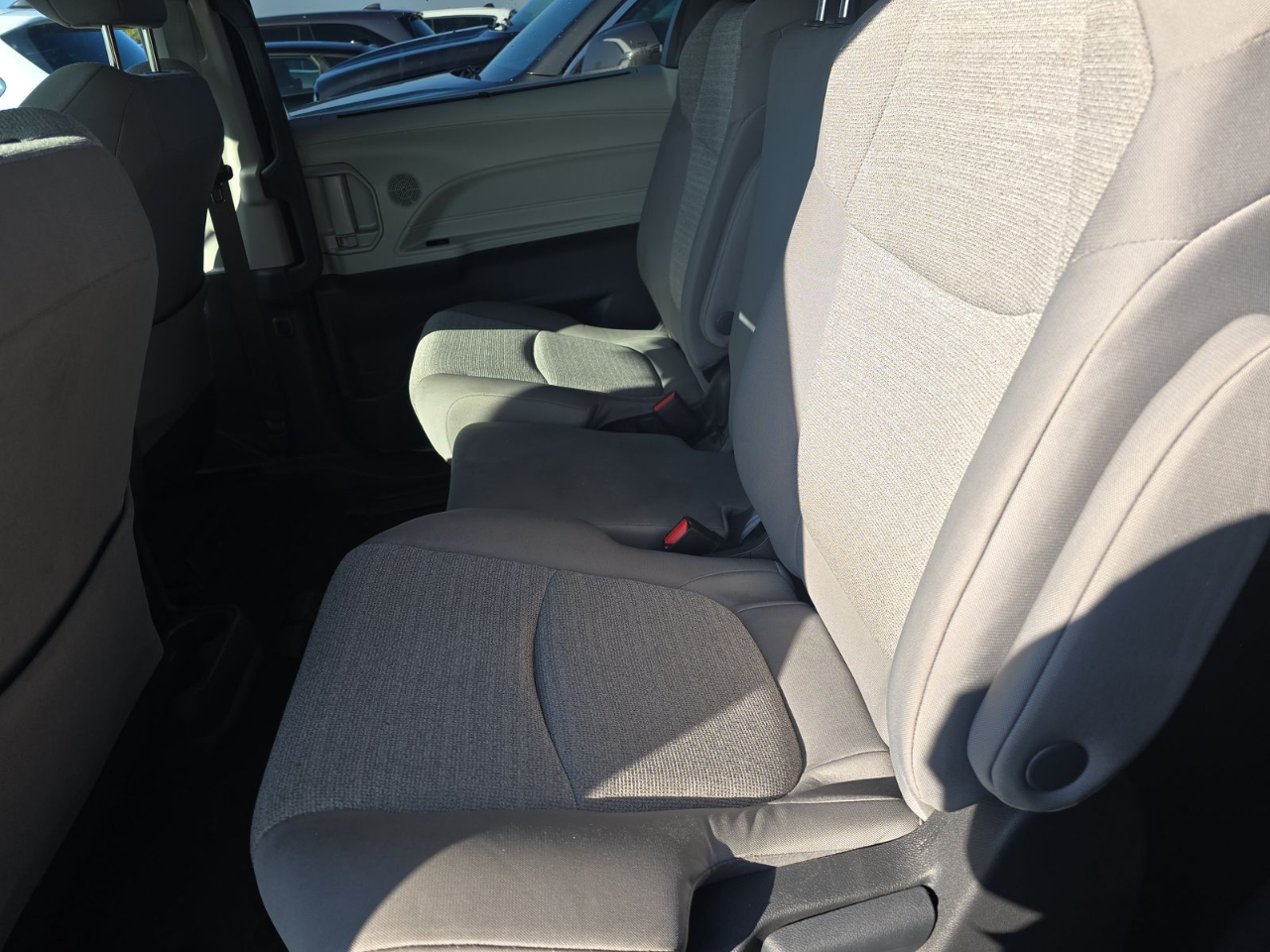 Toyota Sienna LE FWD 8-Passenger (Natl) 2024