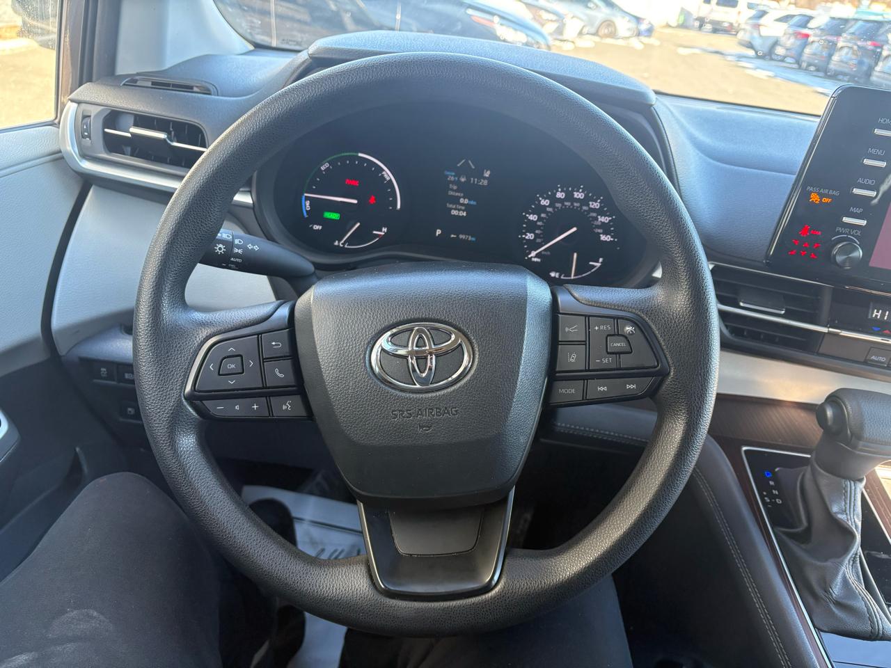 Toyota Sienna LE FWD 8-Passenger (Natl) 2024