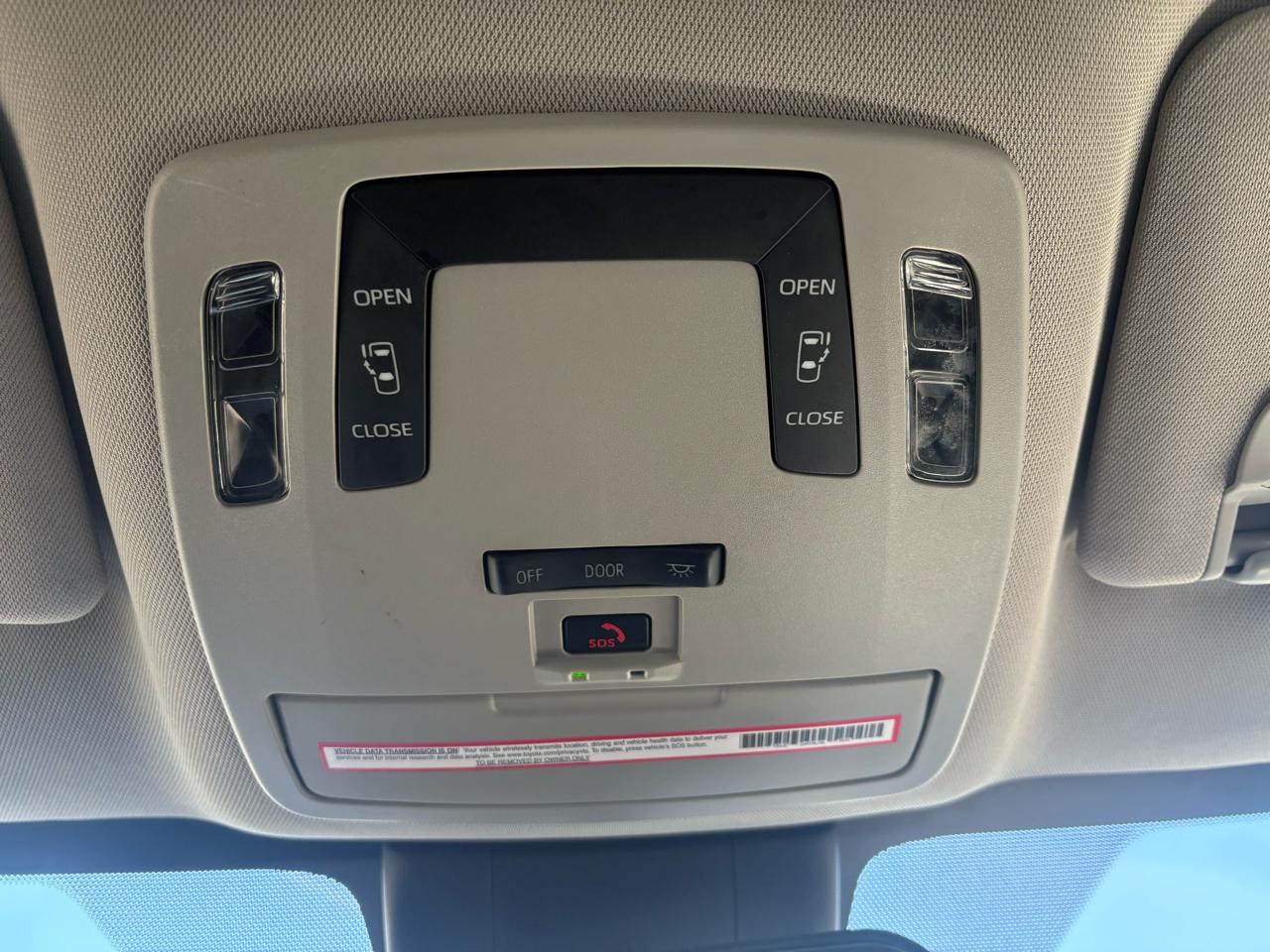 Toyota Sienna LE FWD 8-Passenger (Natl) 2024