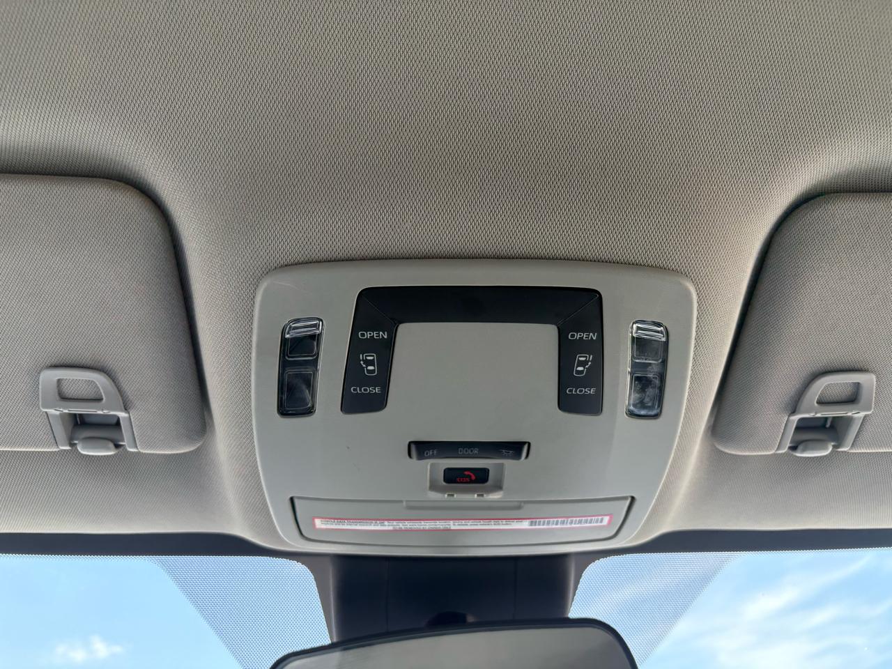 Toyota Sienna LE FWD 8-Passenger (Natl) 2024