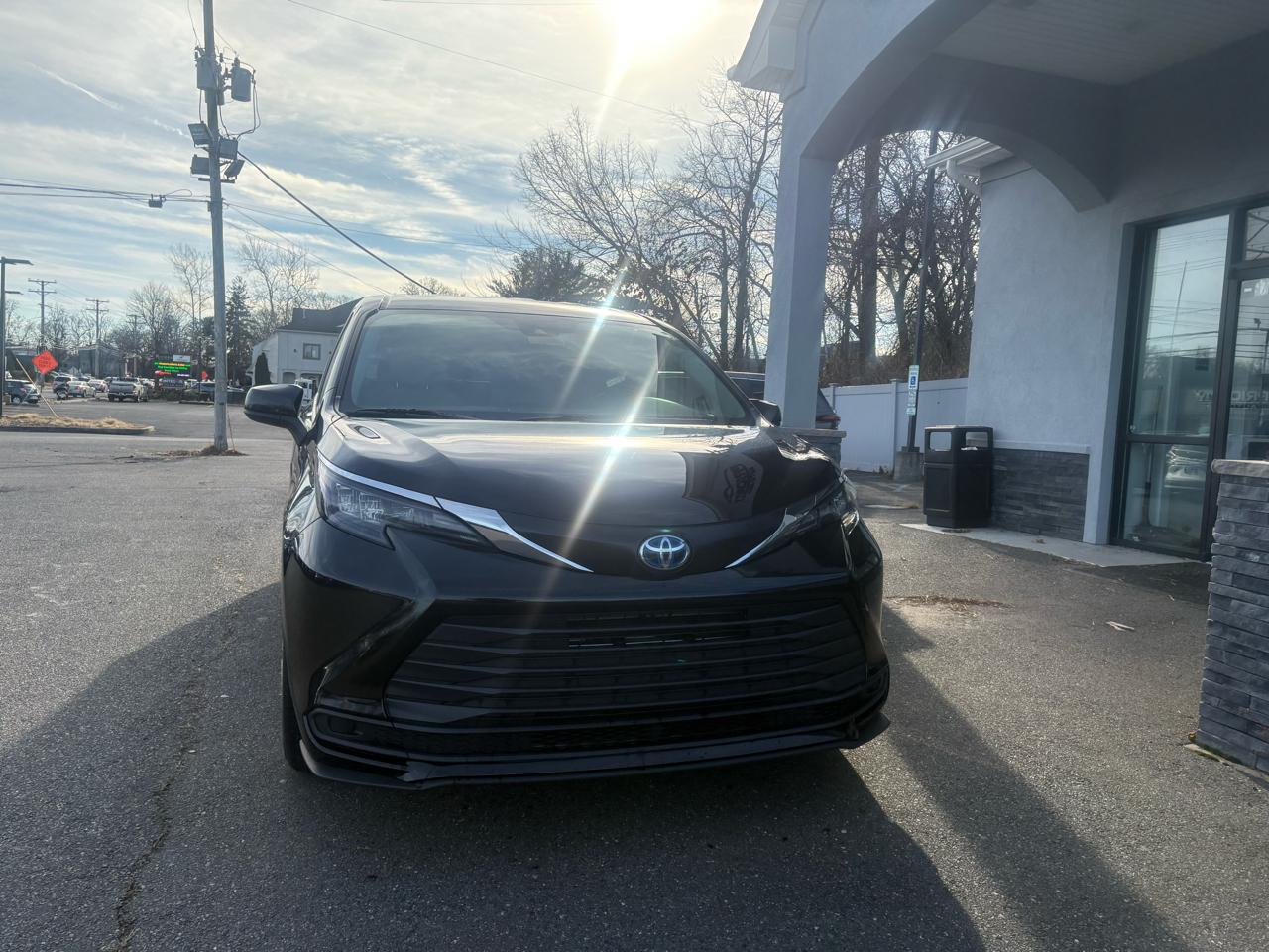 Toyota Sienna LE FWD 8-Passenger (Natl) 2024