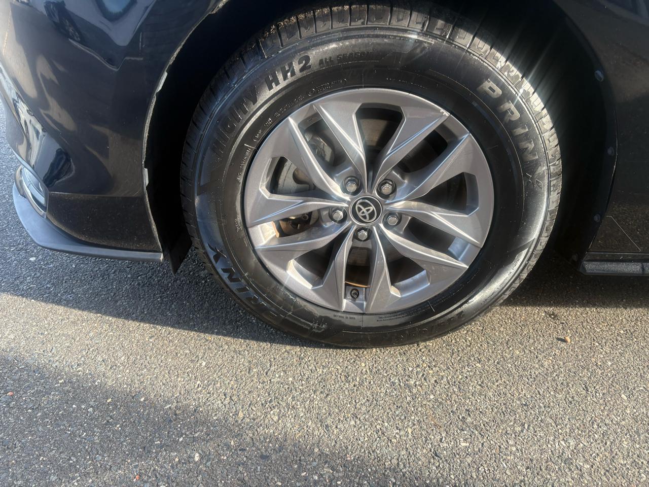 Toyota Sienna LE FWD 8-Passenger (Natl) 2024