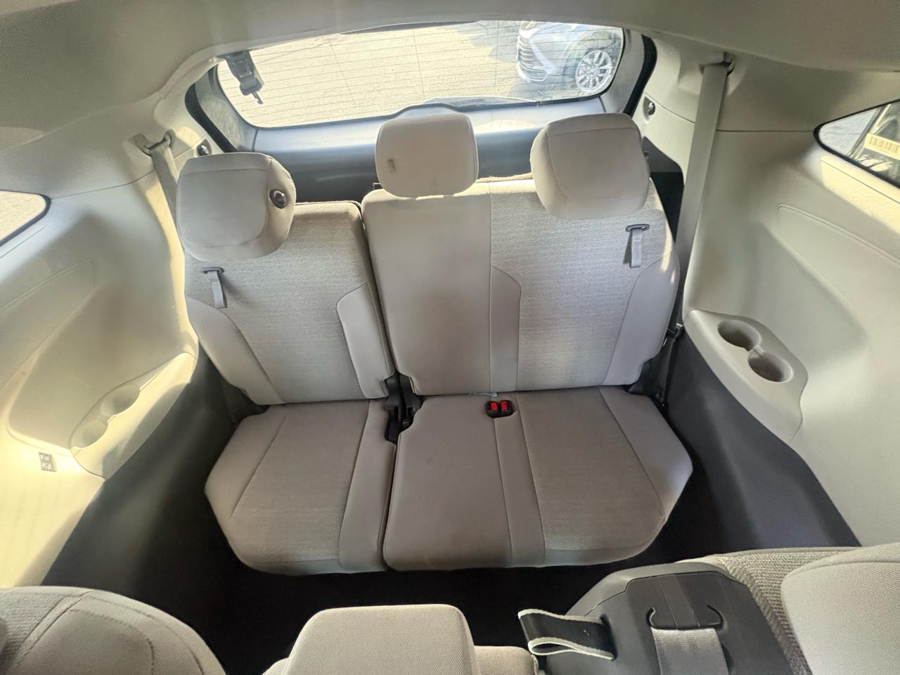 Toyota Sienna LE FWD 8-Passenger (Natl) 2024