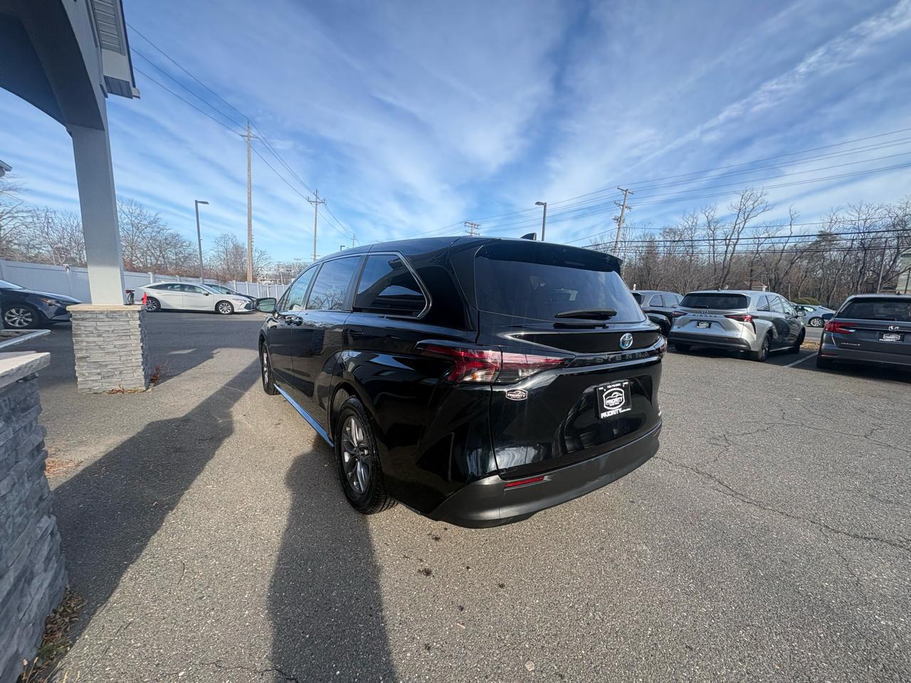 Toyota Sienna LE FWD 8-Passenger (Natl) 2024