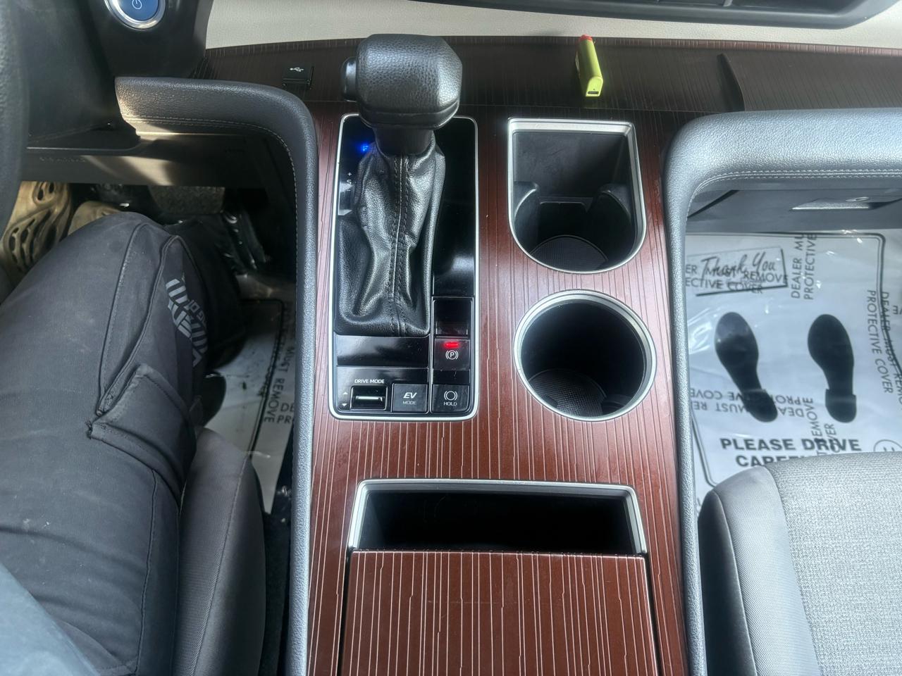 Toyota Sienna LE FWD 8-Passenger (Natl) 2024