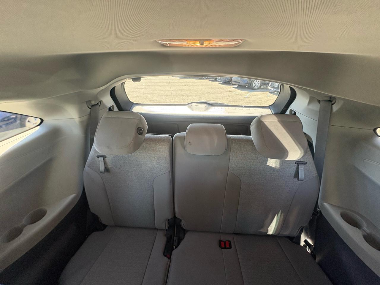 Toyota Sienna LE FWD 8-Passenger (Natl) 2024