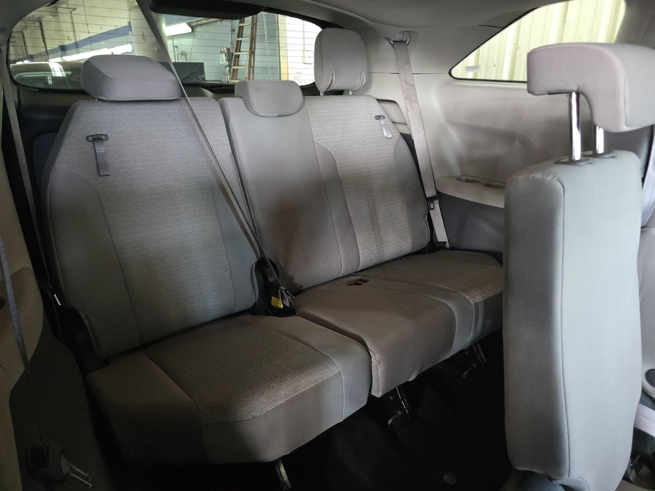 Toyota Sienna LE FWD 8-Passenger (Natl) 2024