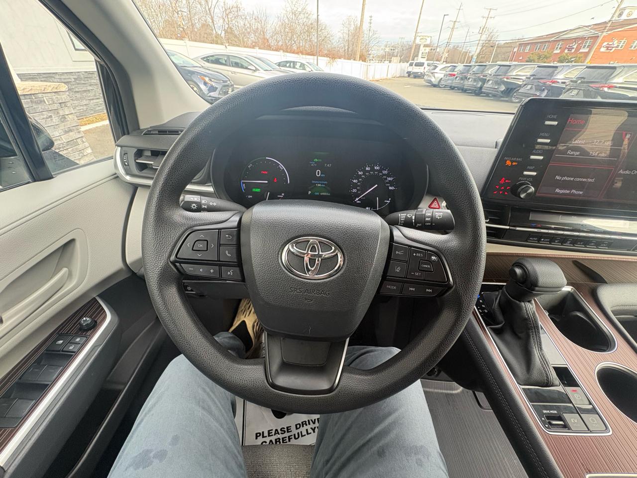 Toyota Sienna LE FWD 8-Passenger (Natl) 2024