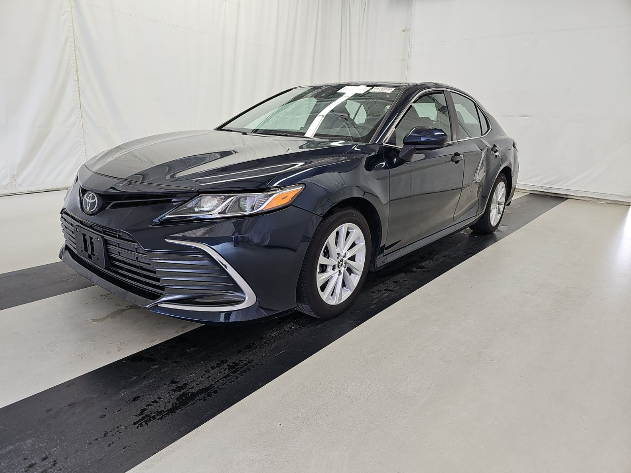 Toyota Camry XLE (Natl) 2025