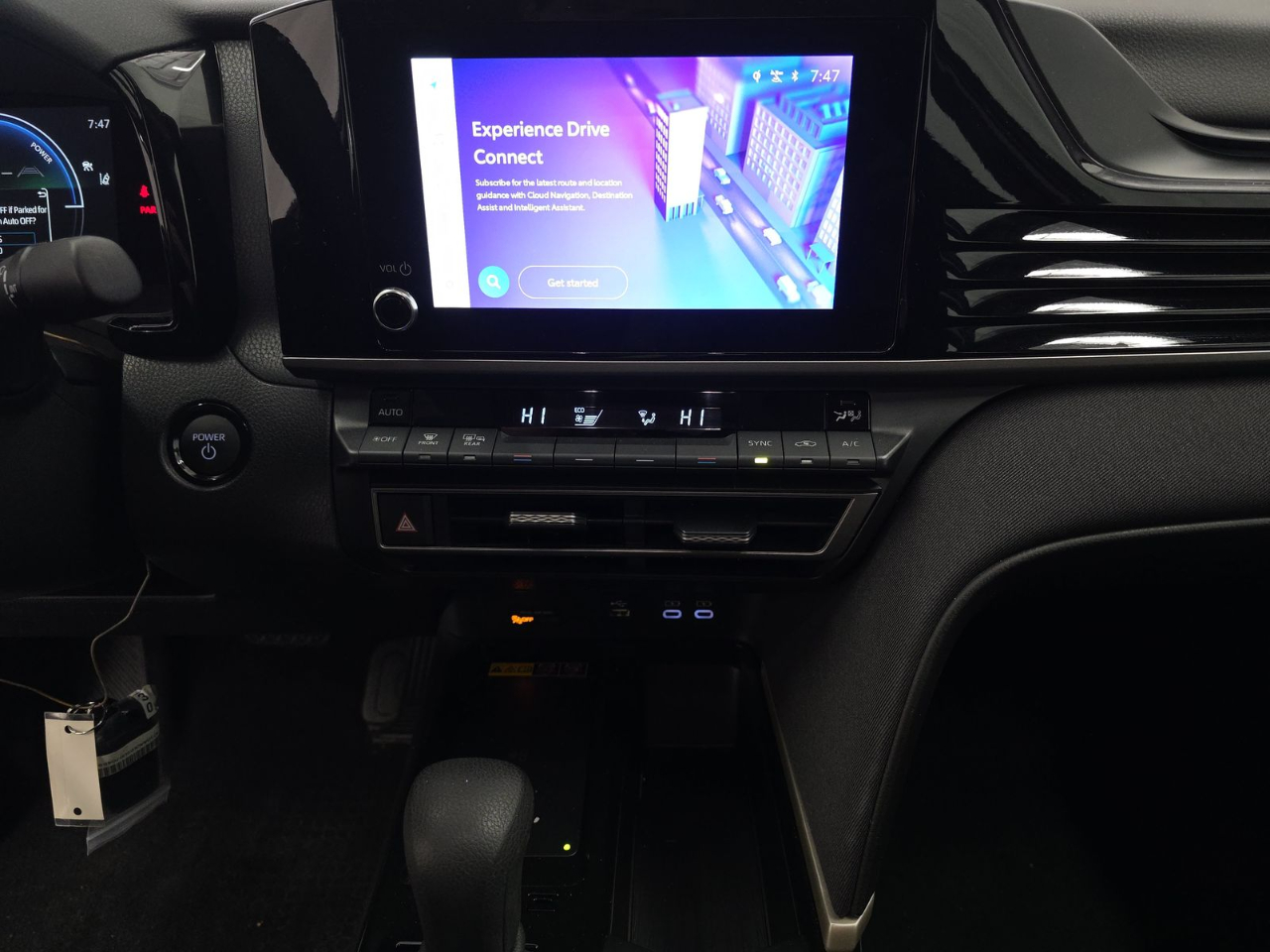 Toyota Camry XLE (Natl) 2025