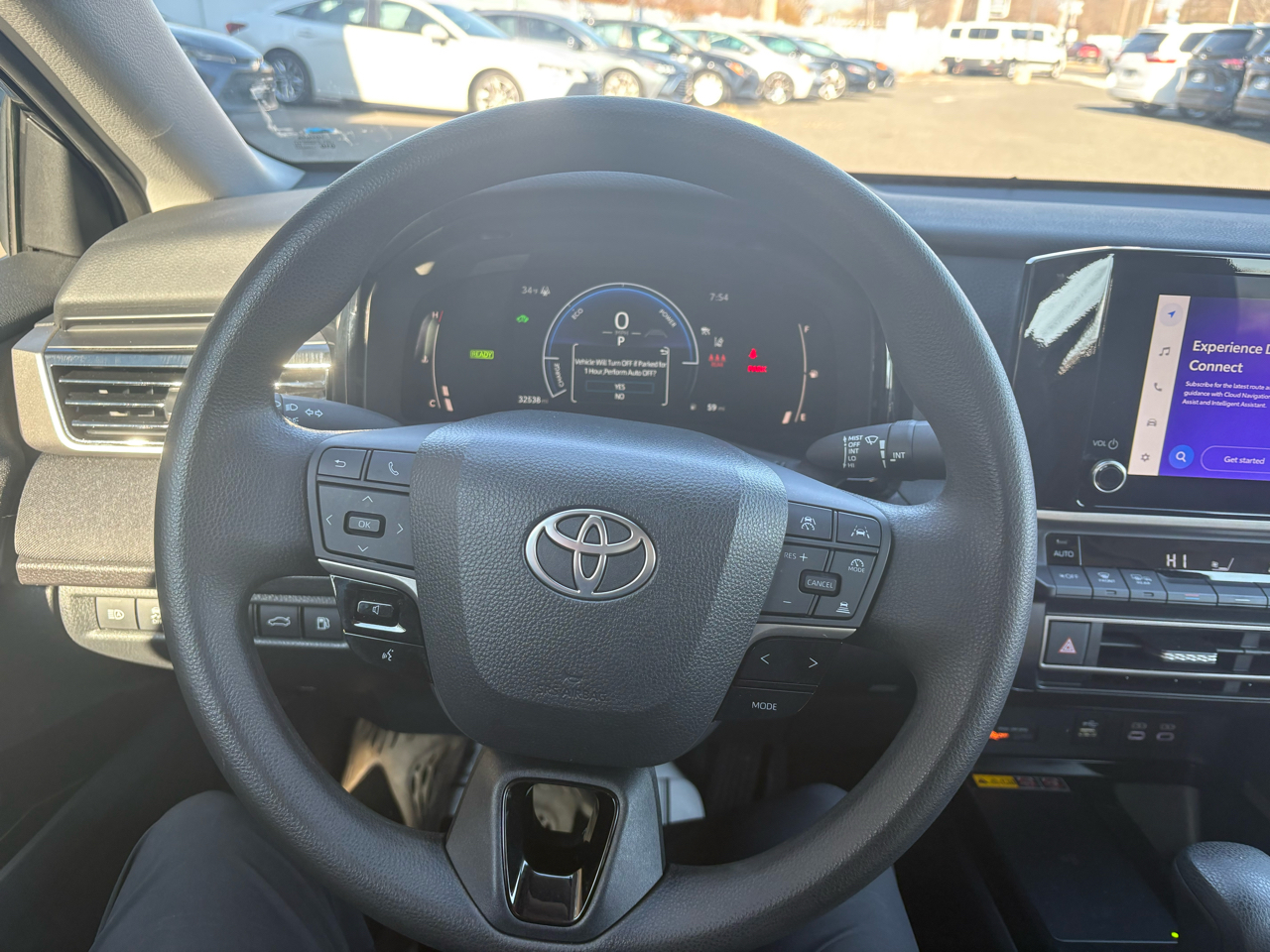 Toyota Camry XLE (Natl) 2025