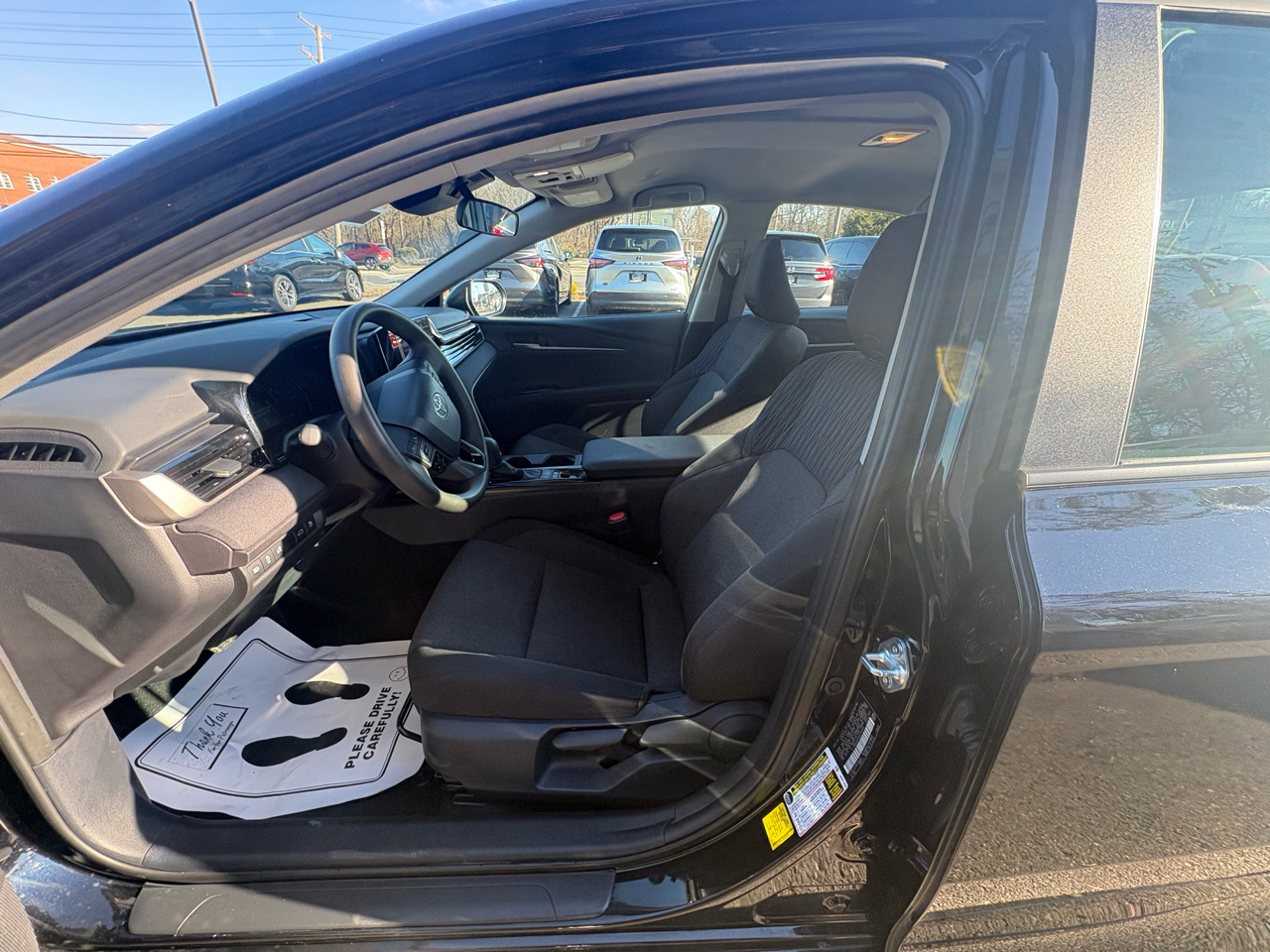 Toyota Camry XLE (Natl) 2025