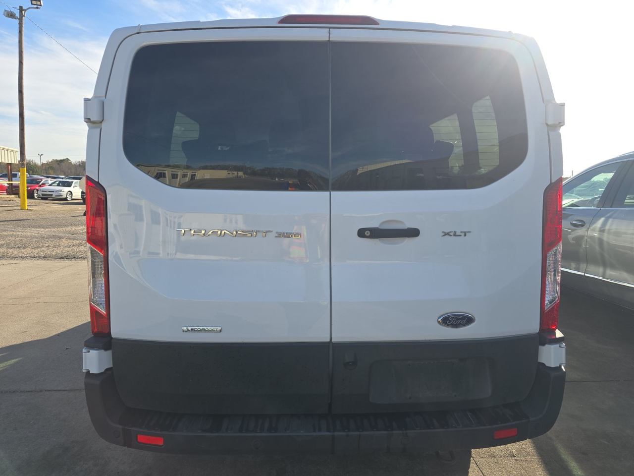 Ford Transit Passenger Wagon T-350 148" Low Roof XLT RWD 2023