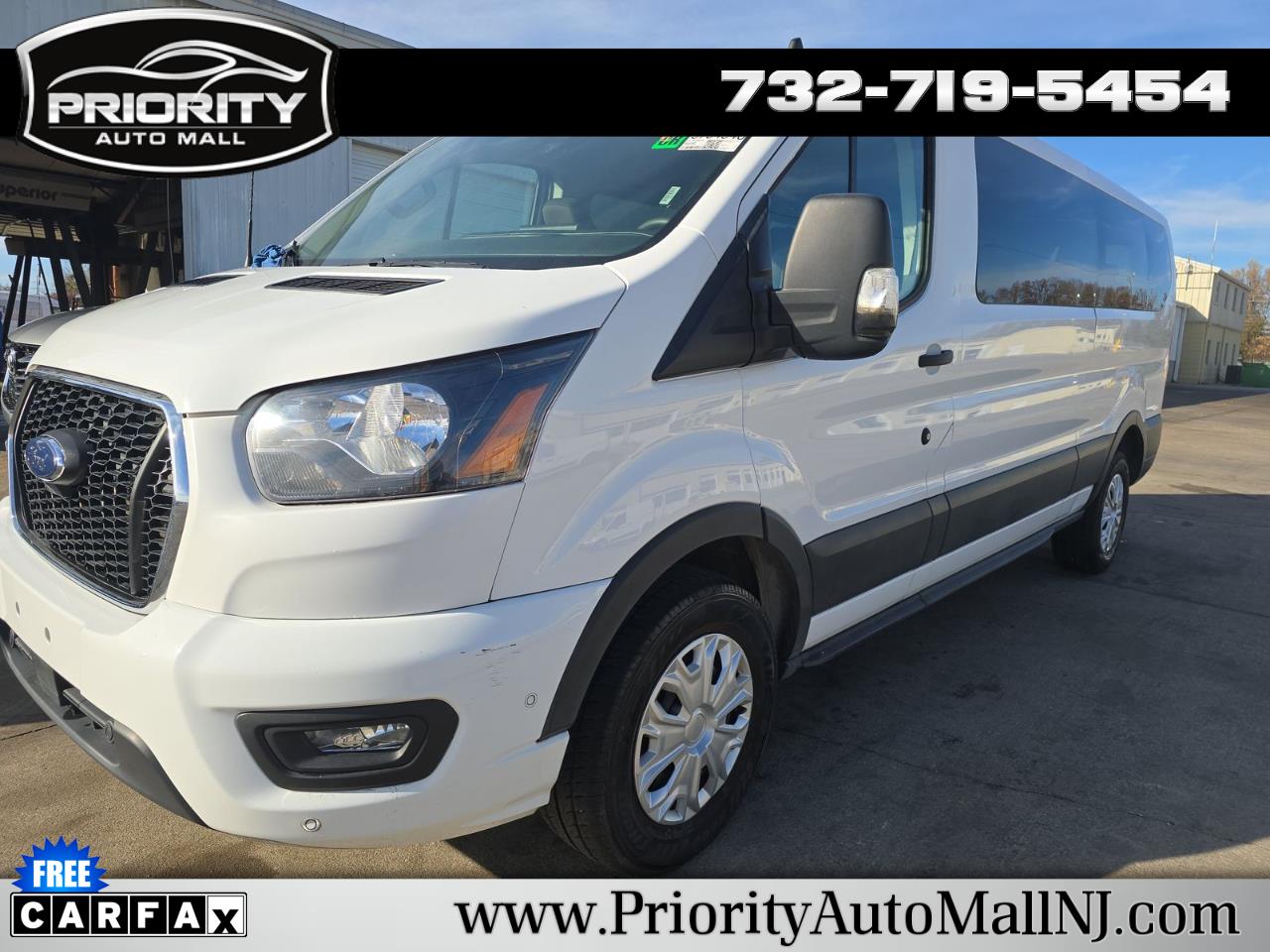 Ford Transit Passenger Wagon T-350 148" Low Roof XLT RWD 2023