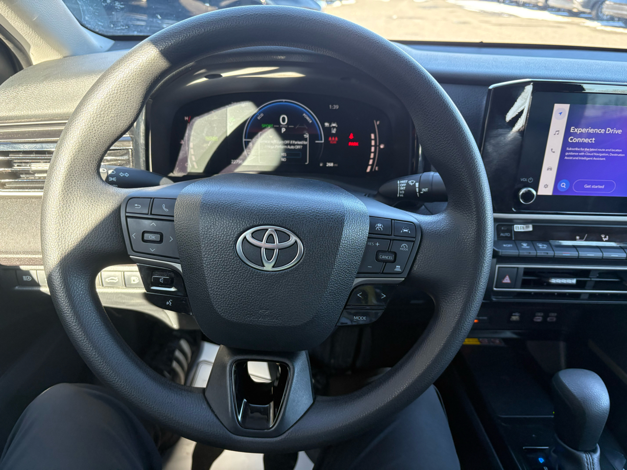 Toyota Camry  2025