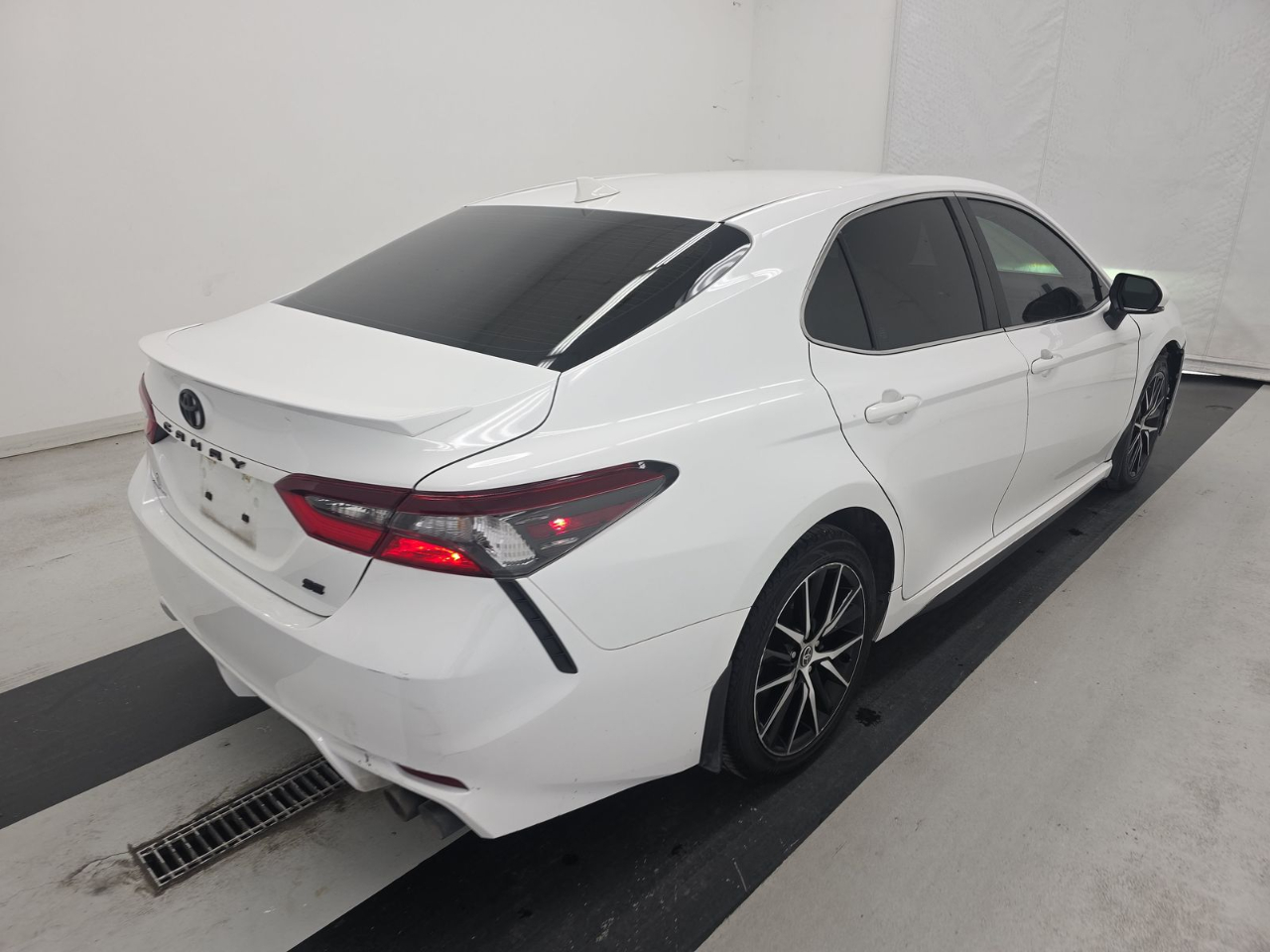 Toyota Camry SE 2024