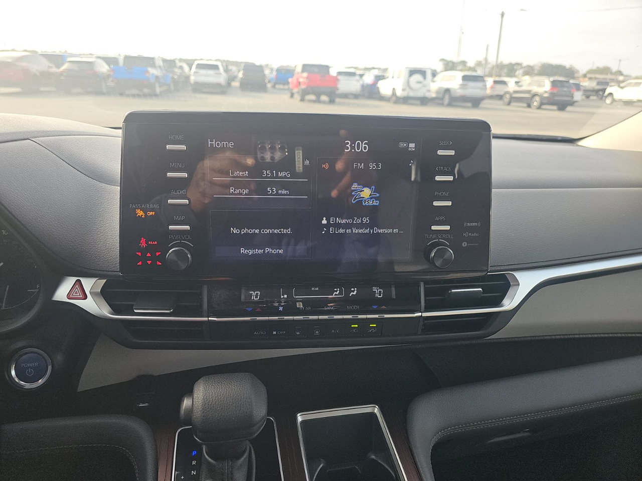 Toyota Sienna LE FWD 8-Passenger (Natl) 2024