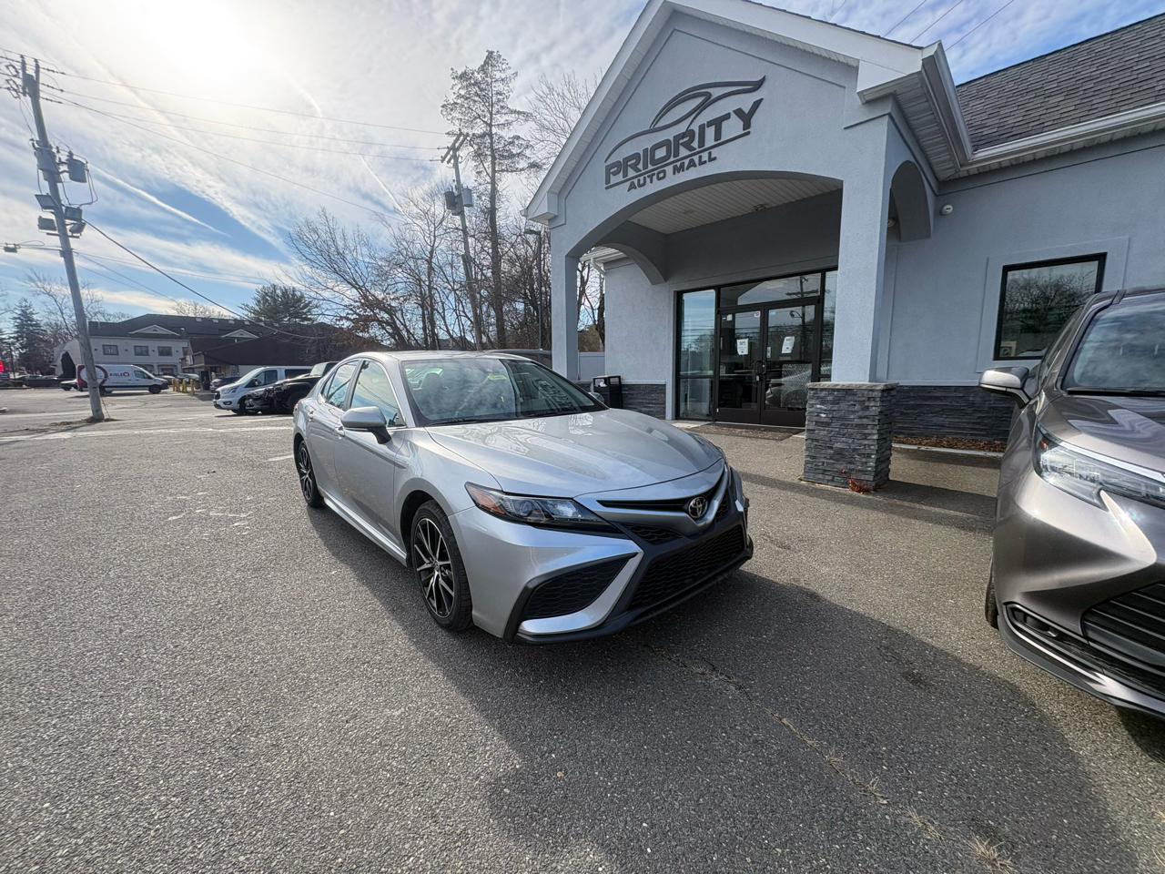 Toyota Camry SE Auto (Natl) 2024