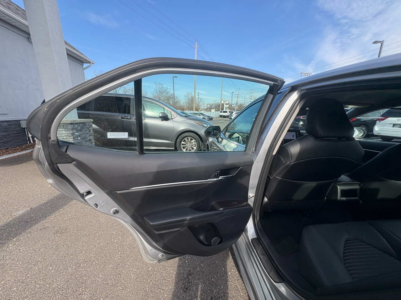 Toyota Camry SE Auto (Natl) 2024