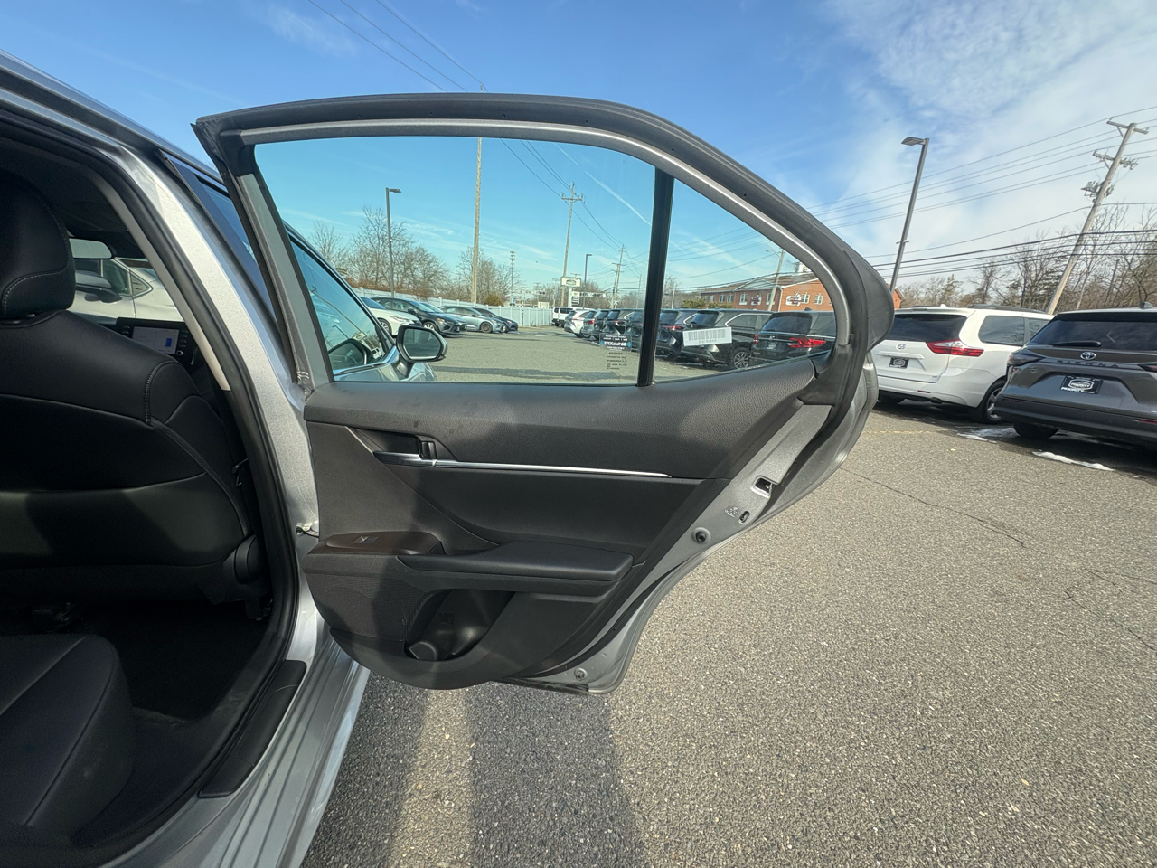 Toyota Camry SE Auto (Natl) 2024