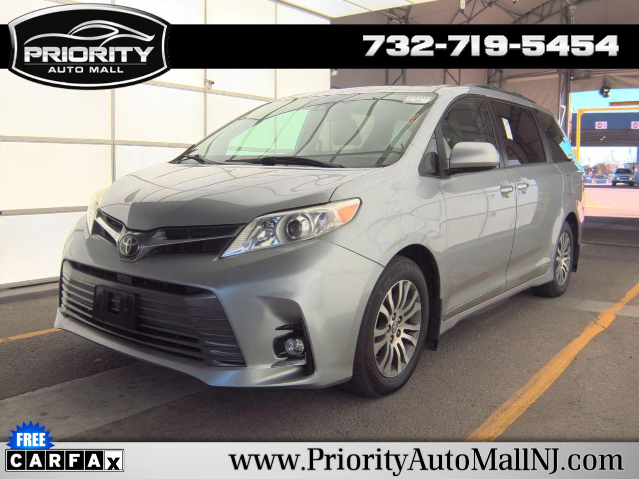 2018 Toyota Sienna XLE Auto Access Seat FWD 7-Passenger (Natl)