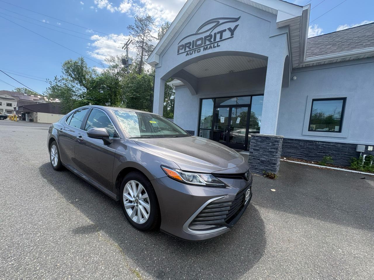 Toyota Camry LE Auto (Natl) 2024