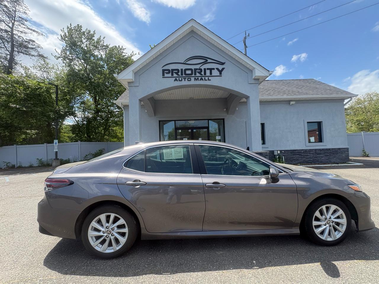 Toyota Camry LE Auto (Natl) 2024