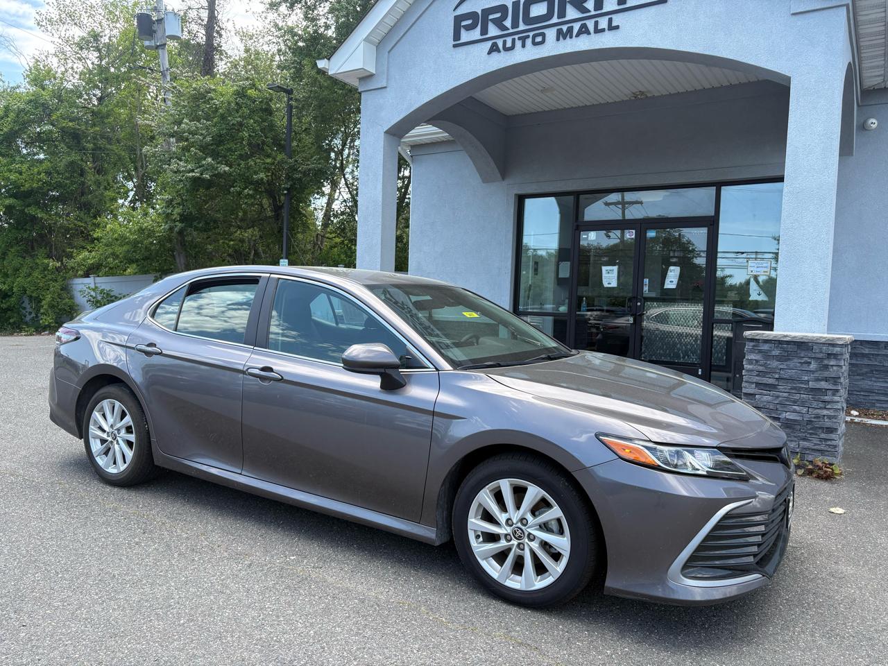 Toyota Camry LE Auto (Natl) 2024
