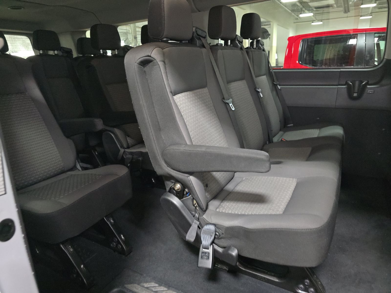 Ford Transit Passenger Wagon T-350 148" Low Roof XLT RWD 2023