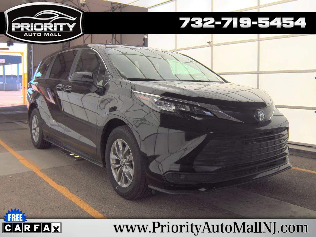 Toyota Sienna LE FWD 8-Passenger (Natl) 2025